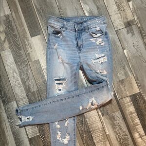 American Eagle Outfitters Women's Light Blue Distressed Skinny Jeans size 0